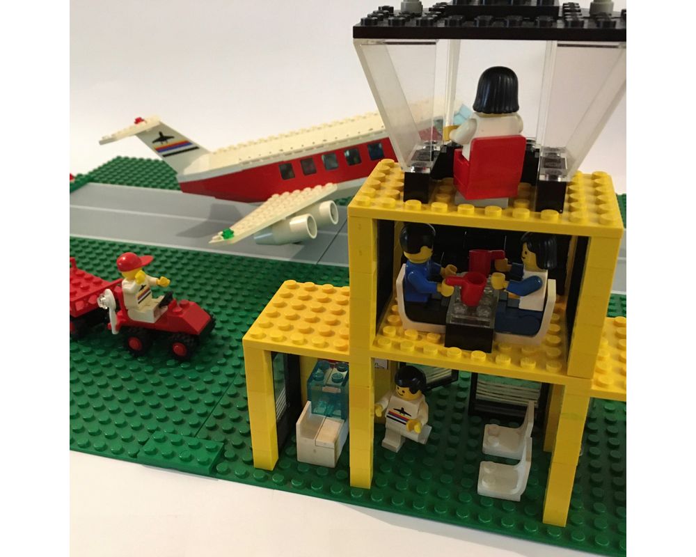 LEGO Set 6392-1 Airport (1985 Town > Town) | - Build with