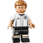 Toni Kroos (18)