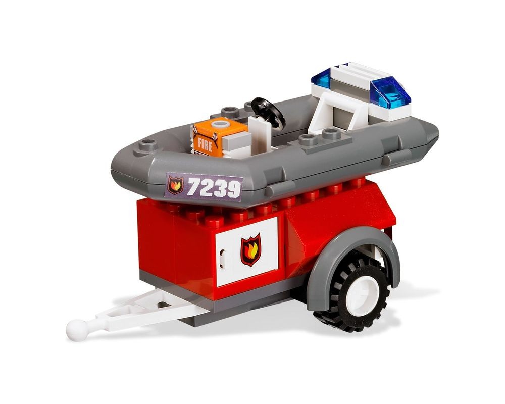 LEGO Set 7239-1-s2 Fire Truck Trailer & Boat (2005 City > Fire ...