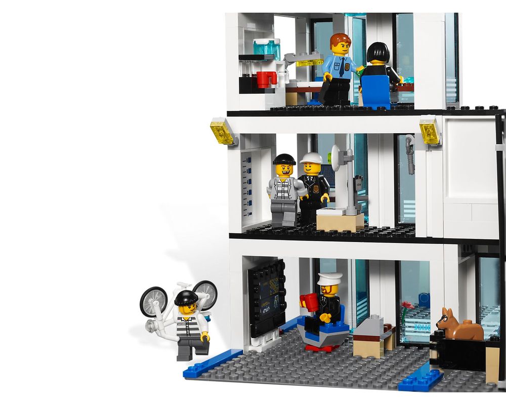 LEGO Set 7498-1 Police Station (2011 City > Police) | Rebrickable
