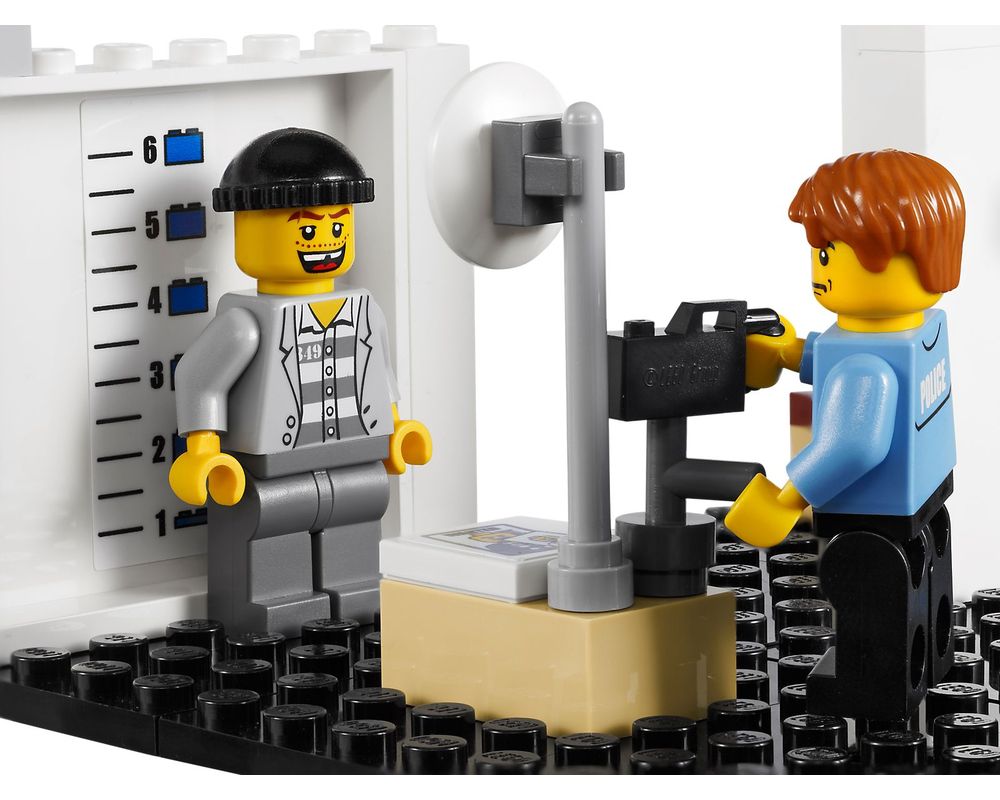 mave lungebetændelse Desperat LEGO Set 7498-1 Police Station (2011 City > Police) | Rebrickable - Build  with LEGO