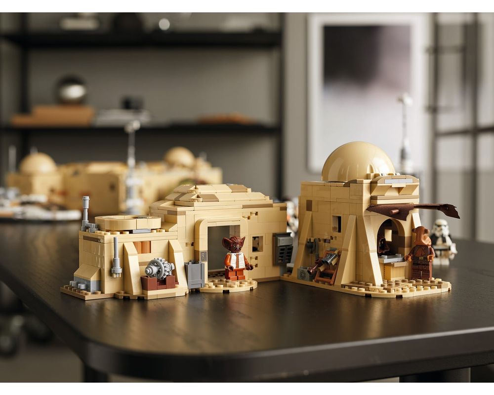 LEGO Star Wars Mos Eisley Cantina 75290 Building Set