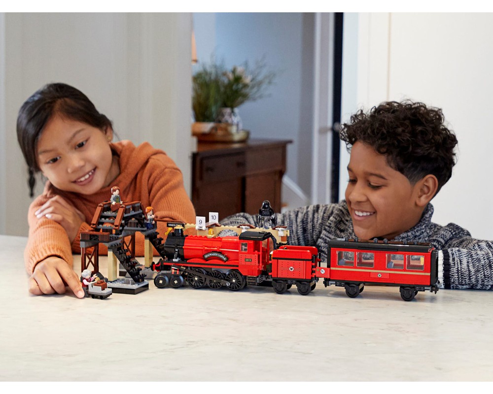 Harry potter cheap lego train 2018