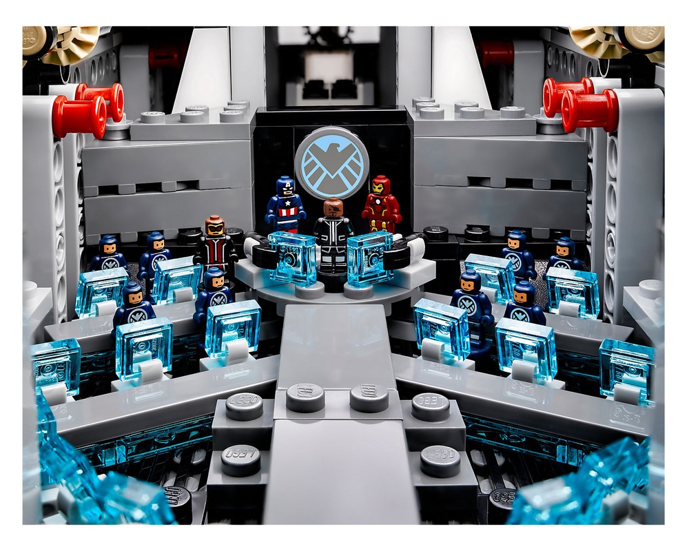 LEGO Set 76042-1 The SHIELD Helicarrier (2015 Super Heroes Marvel > Avengers) | Rebrickable - LEGO