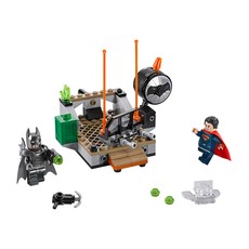Clash of the Heroes (set 76044-1)