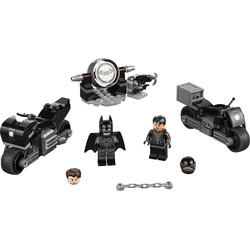 Batman & Selina Kyle Motorcycle Pursuit, zdjęcie 1