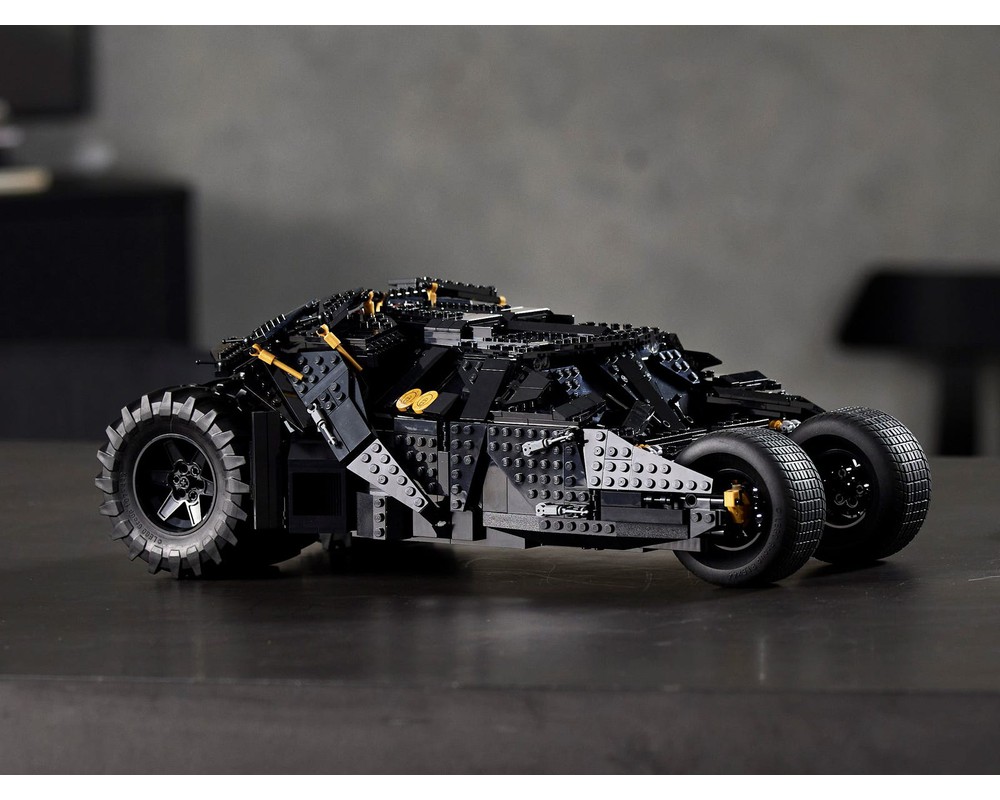 Brickfinder - LEGO DC Batmobile Tumbler (76240) First Look!