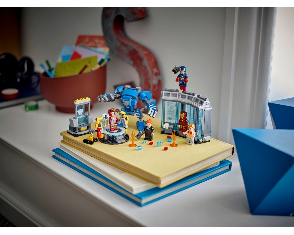 LEGO Set 76315-1 Iron Man's Laboratory: Hall of Armor (2025 Super ...