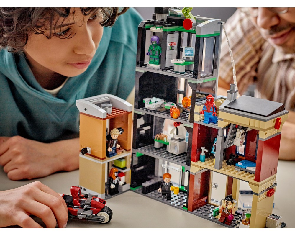 LEGO Set 76324-1 Spider-Man vs. Oscorp (2025 Super Heroes Marvel ...