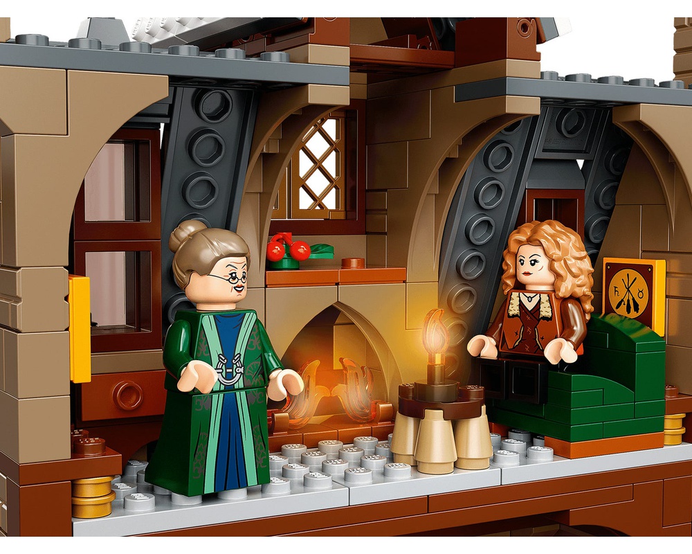 Brickfinder - LEGO Harry Potter Hogsmeade Village Visit (76388