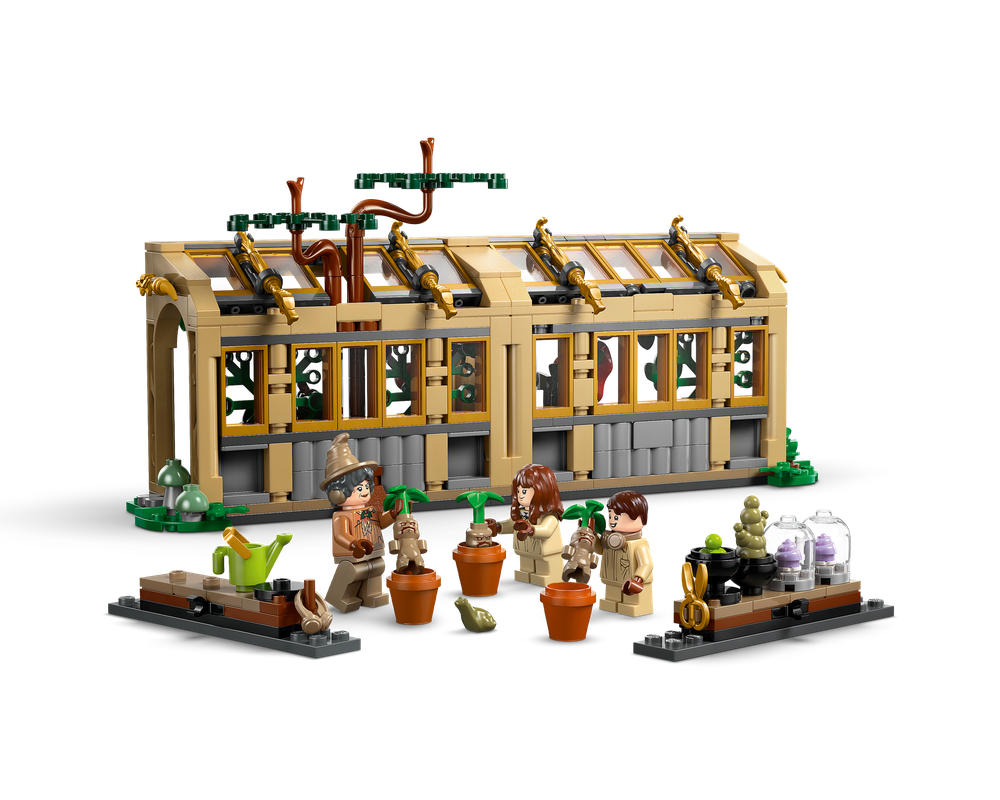 LEGO Set 76445-1 Hogwarts Castle: Herbology Class (2025 Harry Potter ...