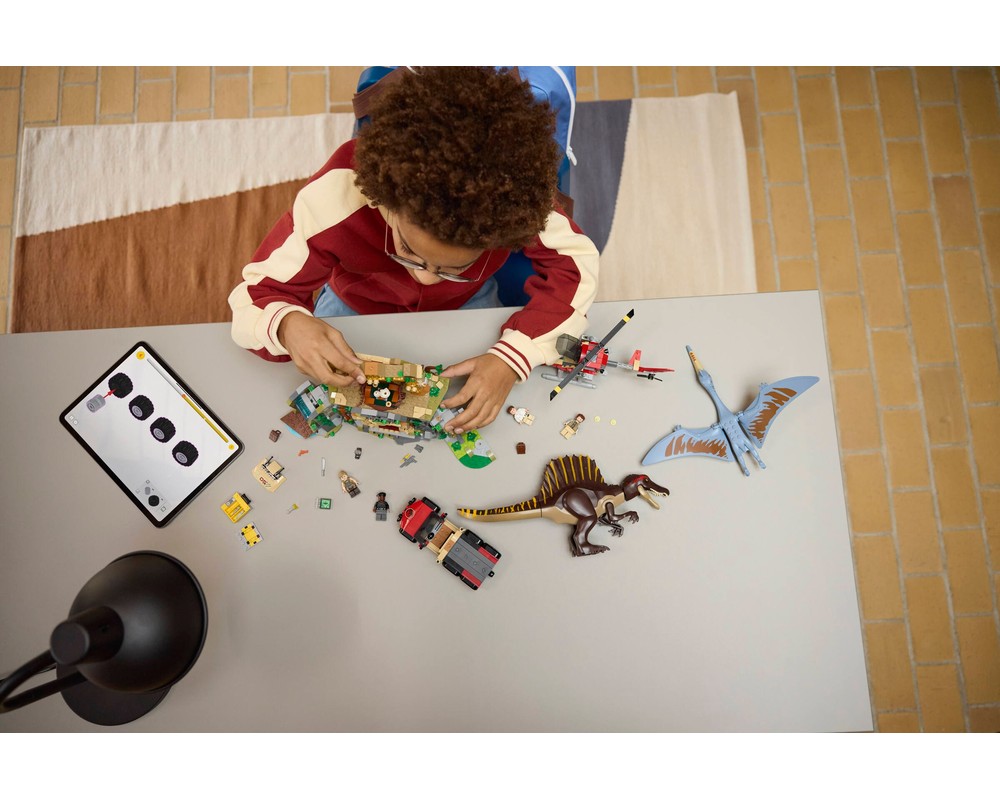 LEGO Set 76976-1 Spinosaurus & Quetzalcoatlus Air Mission (2025