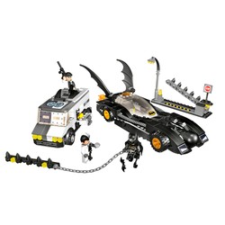 The Batmobile: Two-Face's Escape, zdjęcie 1