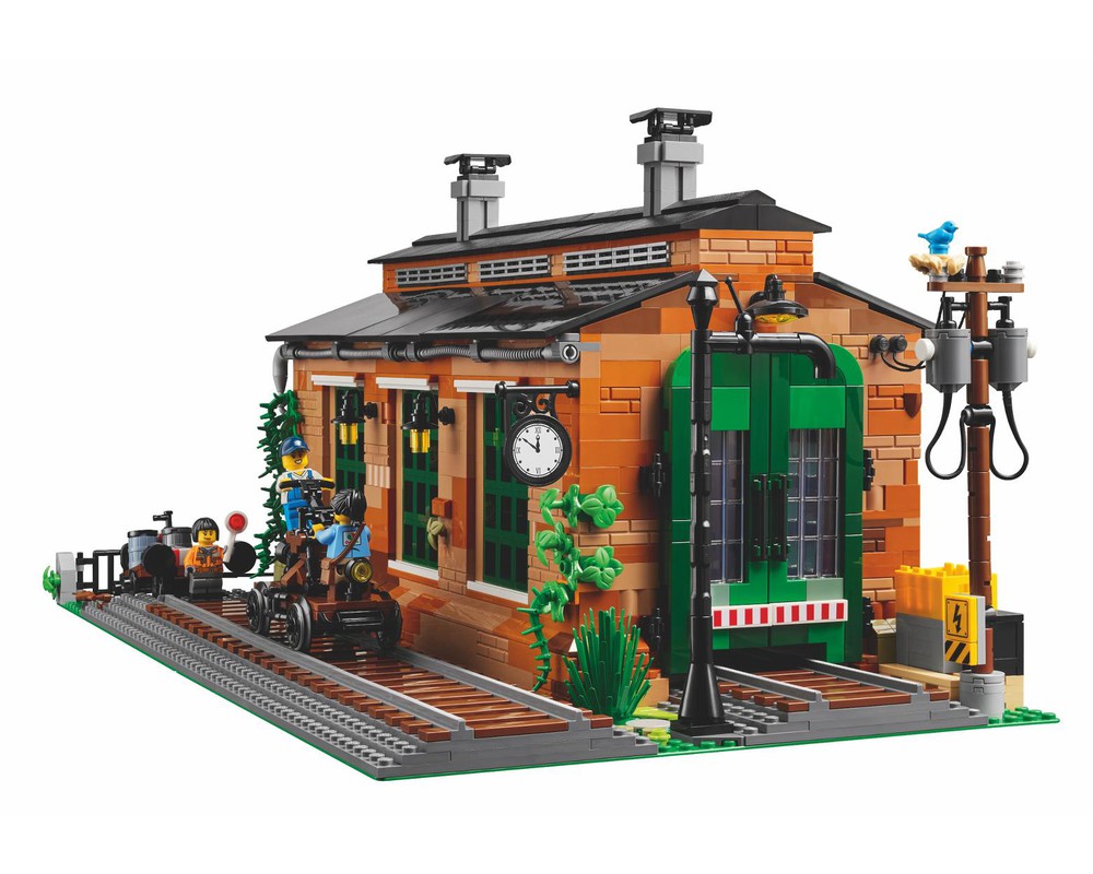 LEGO Set 910033-1 Old Train Engine Shed (2024 BrickLink Designer 