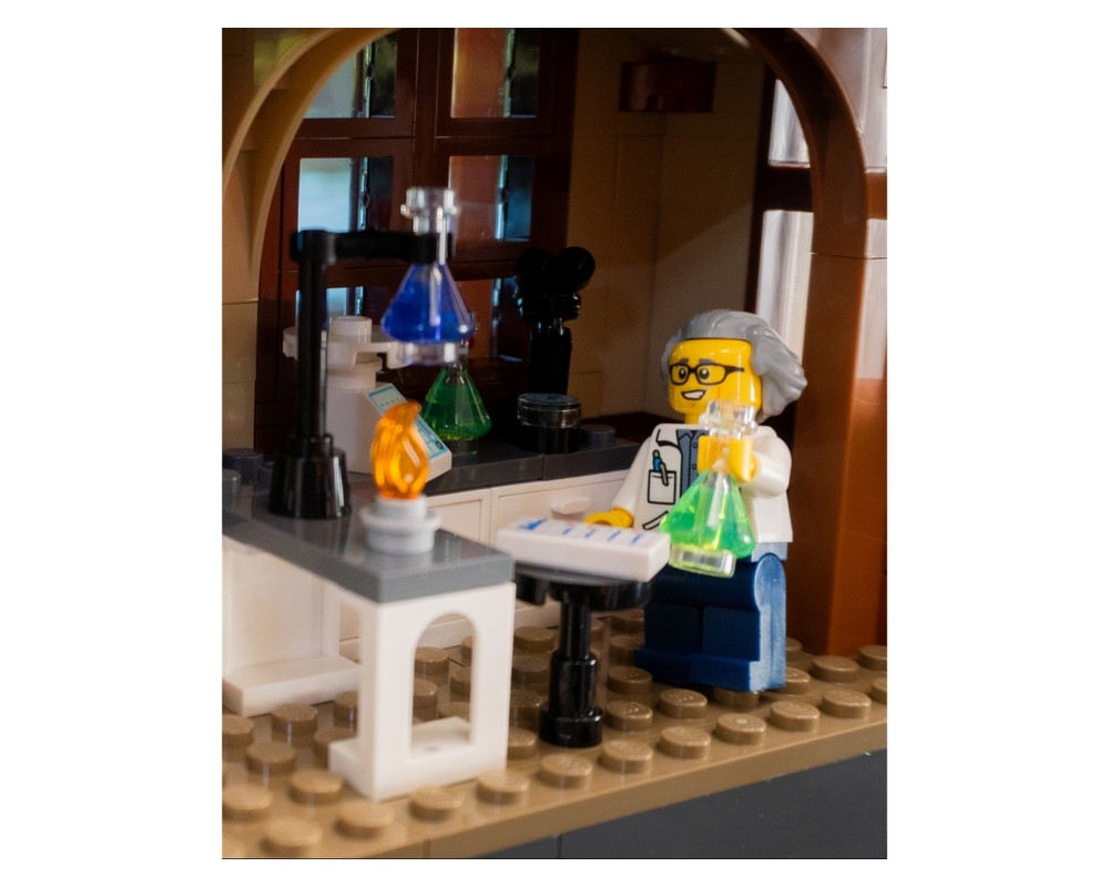 LEGO Set 910068-1 University of Science (2026 BrickLink Designer ...
