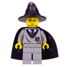 Harry Potter, Yellow Skin, Hogwarts Sweater with Crest, Black Hat, Cape with Stars (fig-000471)