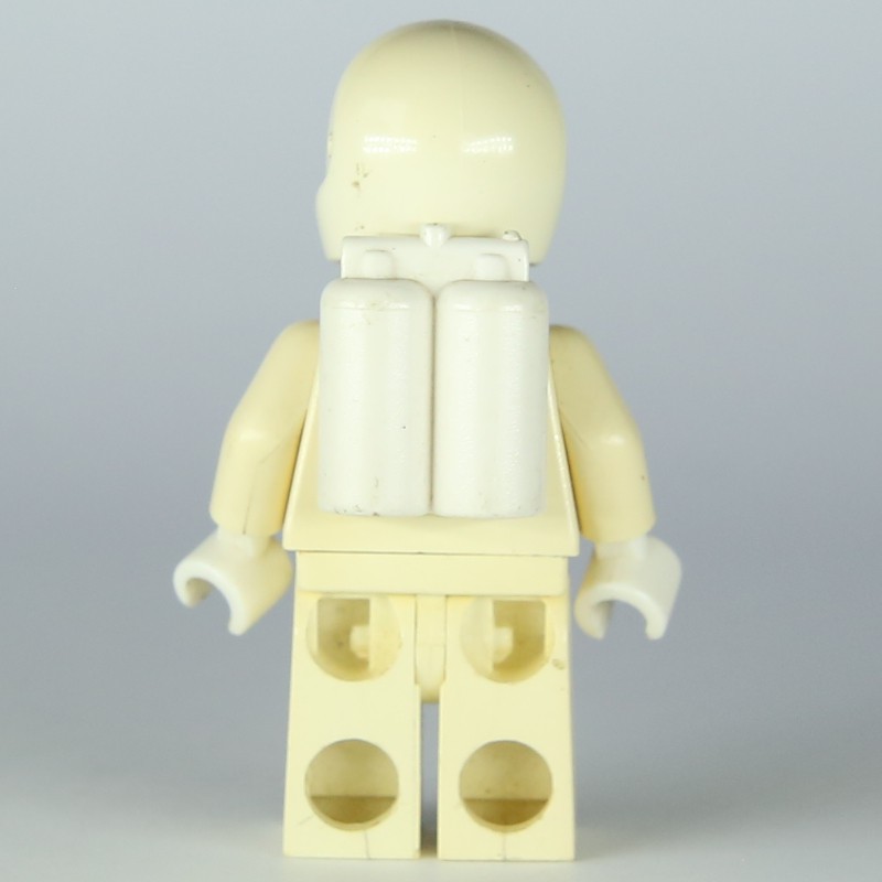LEGO Set fig-001117 Classic Spaceman, White with Airtanks (2446 Helmet)  (3626c Head) (3838 Airtank)
