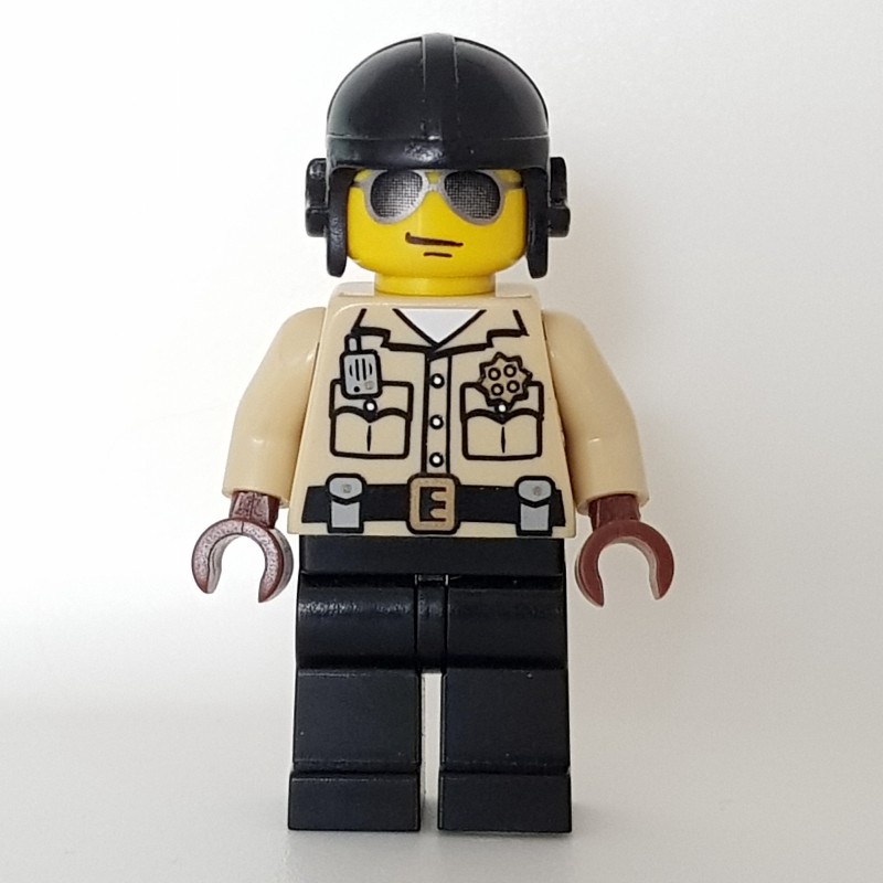 LEGO Set fig-001186 Traffic Cop (2010 Collectible Minifigures ...