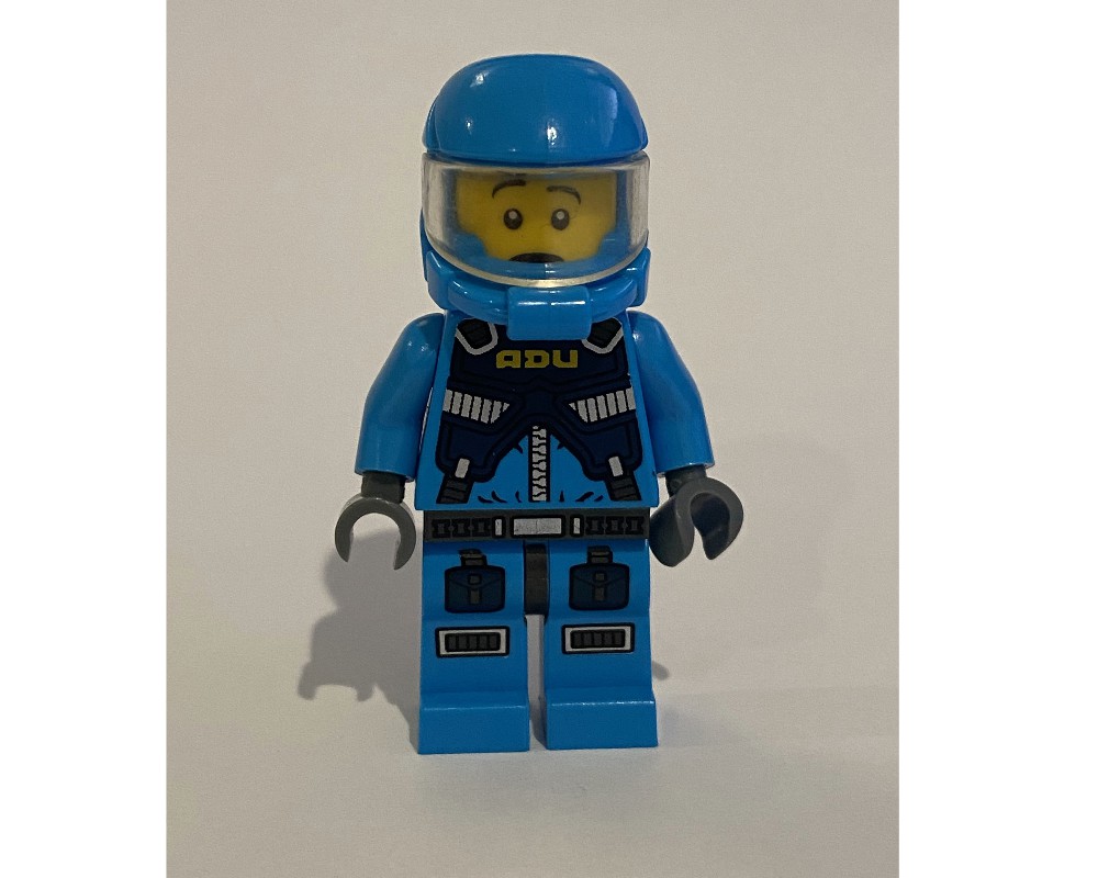 LEGO Set fig-001342 ADU Soldier, Snarl / Surprised, Dark Bluish Gray ...