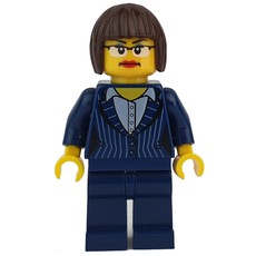 Executive Ellen (fig-002163)