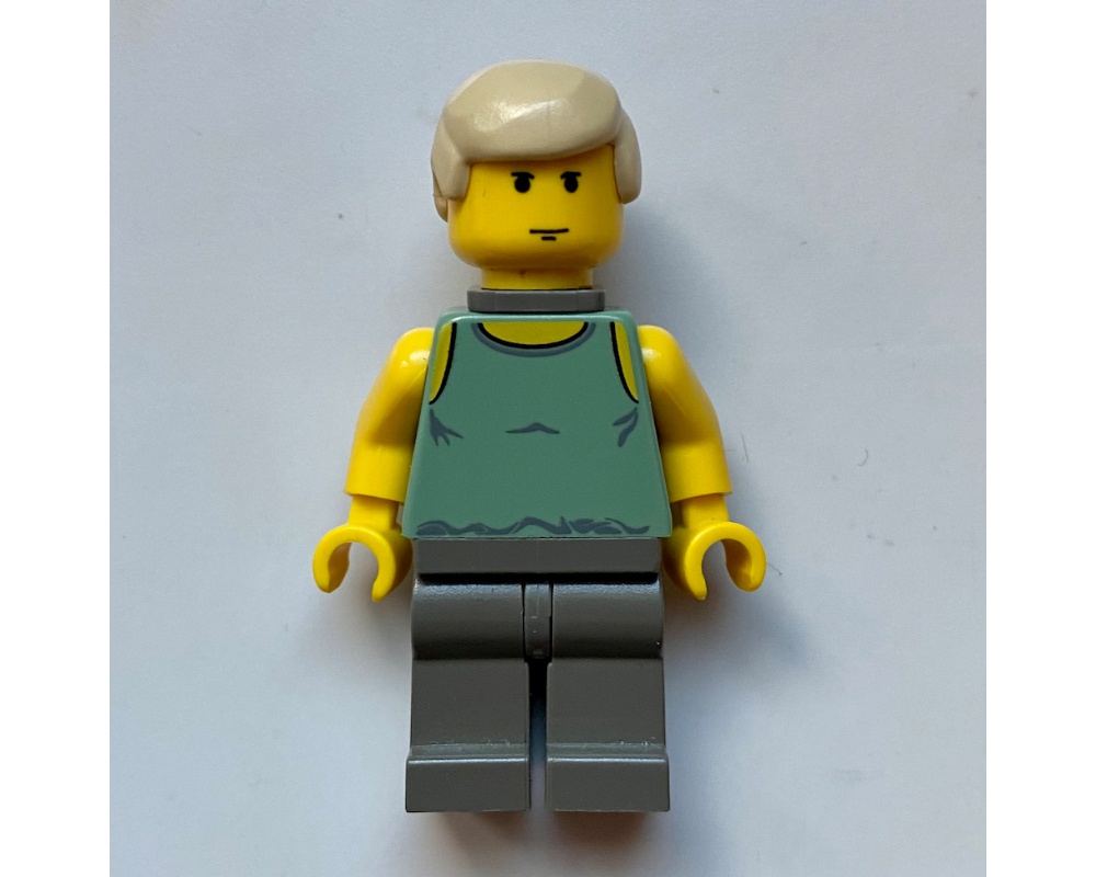 LEGO Set fig-003535 Luke Skywalker, Dagobah Outfit, Yellow Skin, Sand Green Tank Top Neck Bracket (2003 Wars) | Rebrickable - Build LEGO