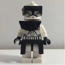 Clone Commander, Black Pauldron and Kama (fig-003782)