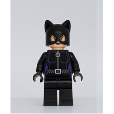 Catwoman with Purple Lips (fig-004588)