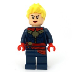 Captain Marvel with Red Sash Belt (fig-005313)