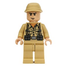 German Soldier with Smirk (fig-005842)