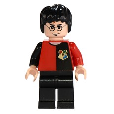 Harry Potter, Tournament Uniform Red and Black with Hogwarts Crest (fig-006140)