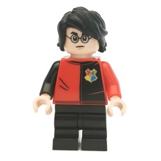 Harry Potter, Tournament Uniform Red and Black with Hogwarts Crest, Medium Legs (fig-006218)