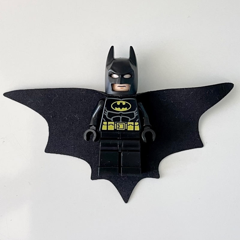 LEGO Set fig-009094 Batman, Black Suit, Black Cape and Cowl, Wide Cape  (2020 Super Heroes Marvel) | Rebrickable - Build with LEGO