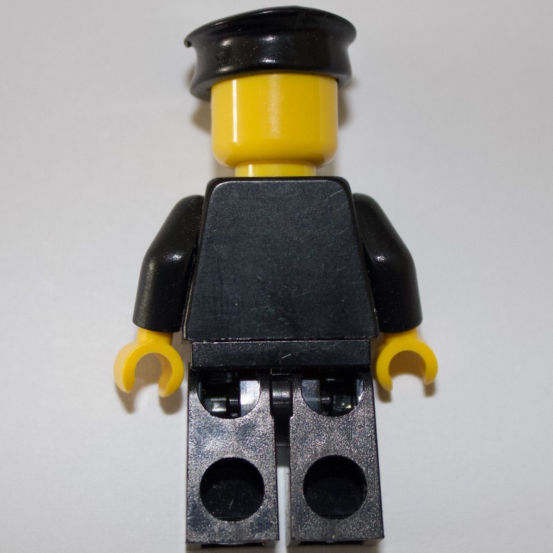 LEGO Set fig-009142 Pilot - Black Torso, Black Legs Black Hat (2018 ...