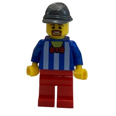 Blue Torso, Red Legs, Dark Bluish Grey Kepi (fig-009174)