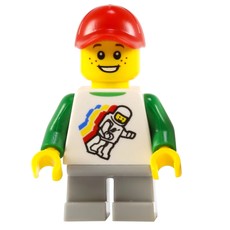 Boy, Floating Classic Spaceman on Shirt, Short Light Bluish Gray Legs, Red Cap (fig-009440)