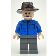 Alan Grant, Old (fig-012504)