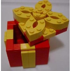 Holiday Gift Box (Red Box, Yellow Trim With Removable Top) (Legoland California) (set LLCA07-1)