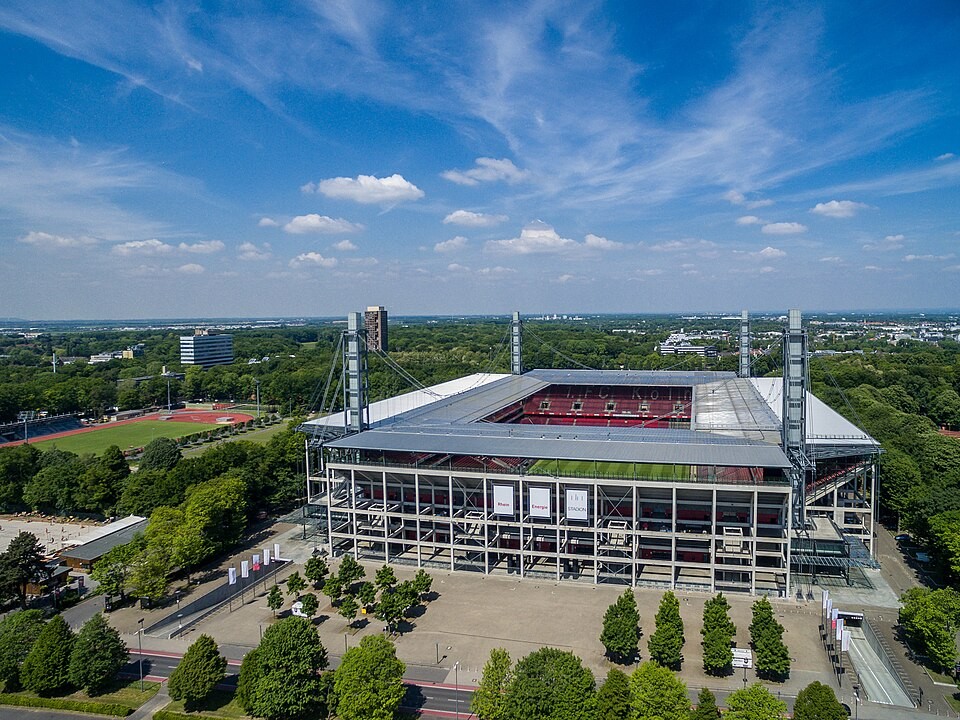 Elegantes Rheinenergie Stadion Parken Bild