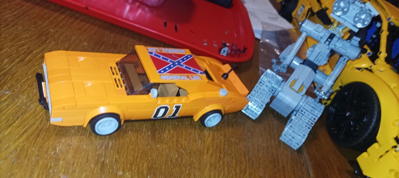 Lego Moc General Lee Dodge Charger Dukes Of Hazzard By Besbasdesign Rebrickable Build With Lego 8332