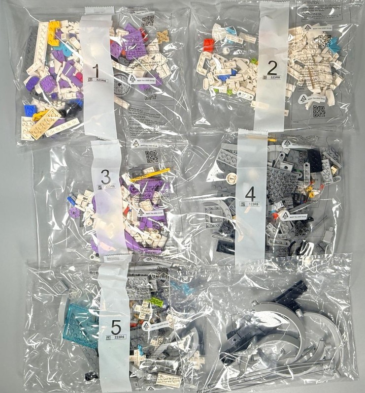 Review: 72163-1 - Mewtwo's Lab Break | Rebrickable - Build with LEGO