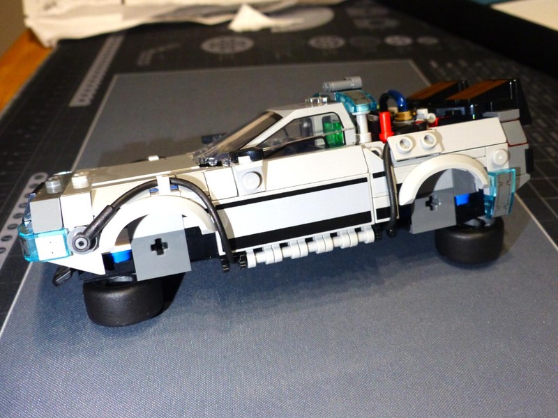 Review: 77256 - Time Machine from Back to the Future | Rebrickable ...