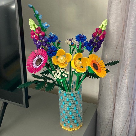 LEGO MOC Vase for Bouquet by Chricki