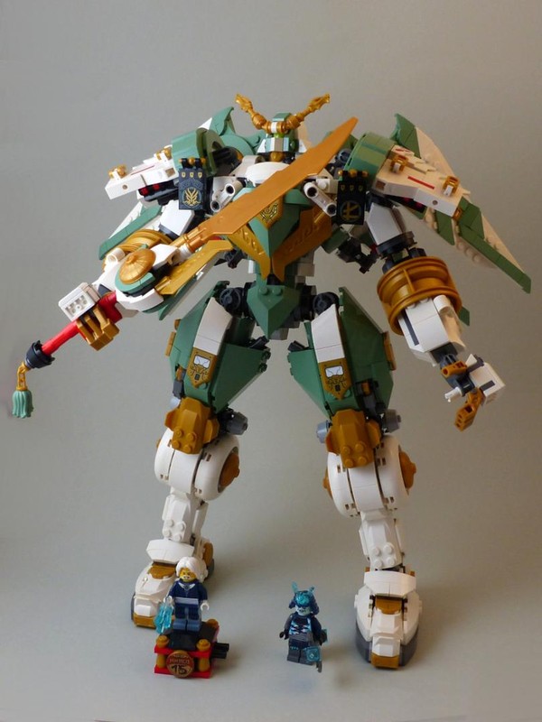 Review: 71860 - Lloyd's Titan Mech 15th Anniversary | Rebrickable