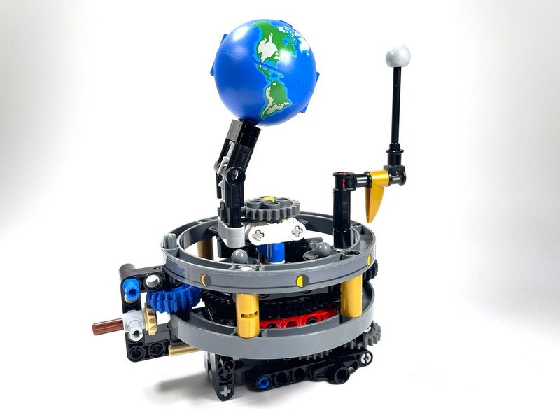 Review: 42179-1 - Planet Earth and Moon in Orbit | Rebrickable - Build ...