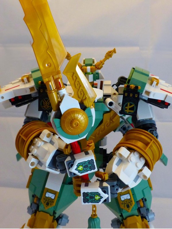Review: 71860 - Lloyd's Titan Mech 15th Anniversary | Rebrickable