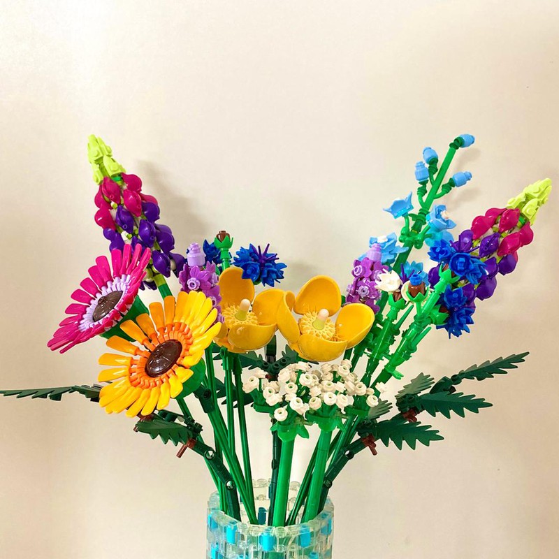 LEGO Flower Bouquet with Vase, My custom designed bouquet a…