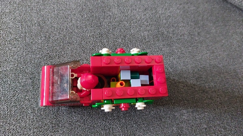 LEGO MOC-149525 Santa's Sprinter by Chakotay | Rebrickable - Build with ...