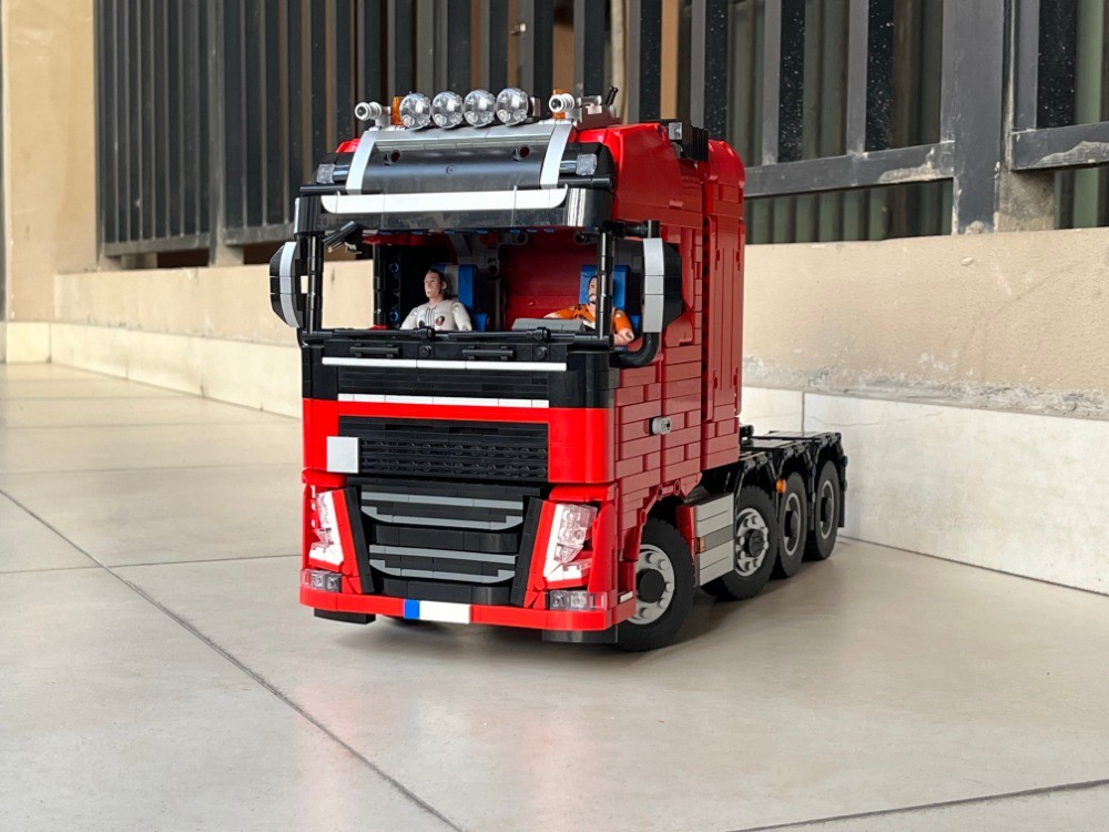LEGO MOC-225599 Volvo FH16_8x6 heavy tractor truck by Qiyue1992