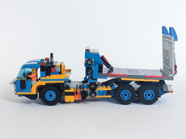 LEGO MOC Tow truck with moving flatbed and tailgate by foolsgoldsfish ...