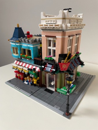 LEGO MOC Noodle Shop by BrickAtive | Rebrickable - Build with LEGO